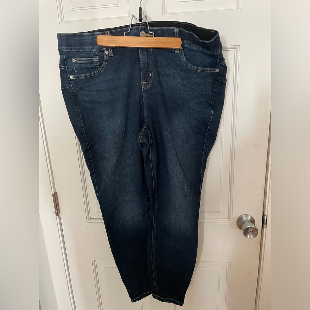 Torrid woman’s size 20 short skinny bombshell jeans size twenty